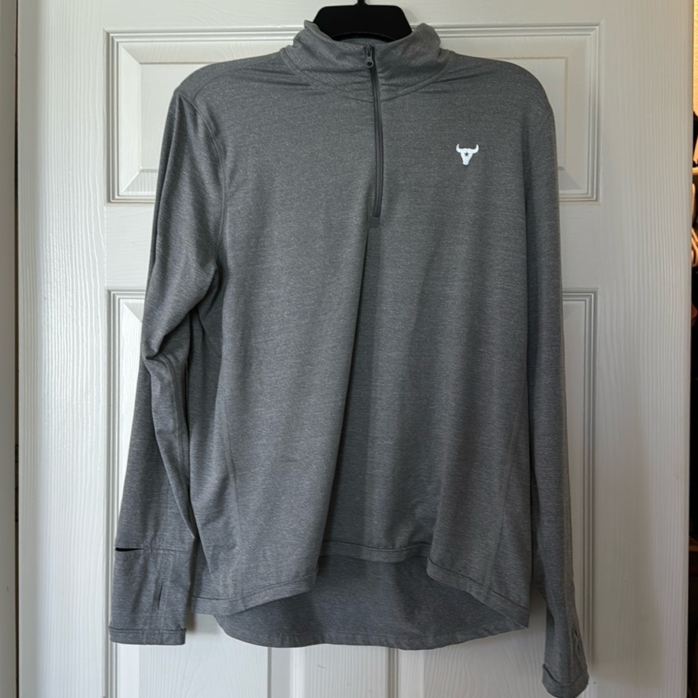 Women’s large dri fit running long sleeve top 95% poly 5% spandex.